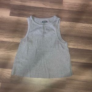 grey tank top